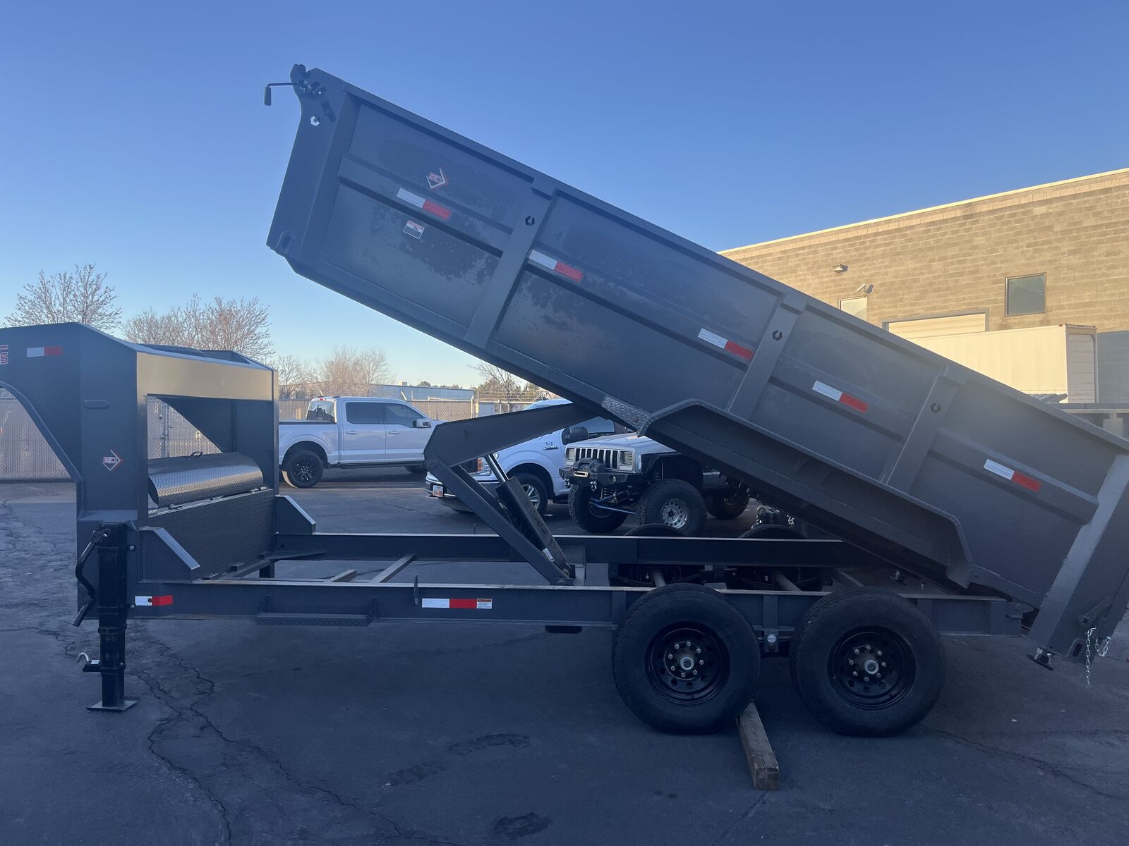 ED 16'x7x3' 14k dump trailer like new
