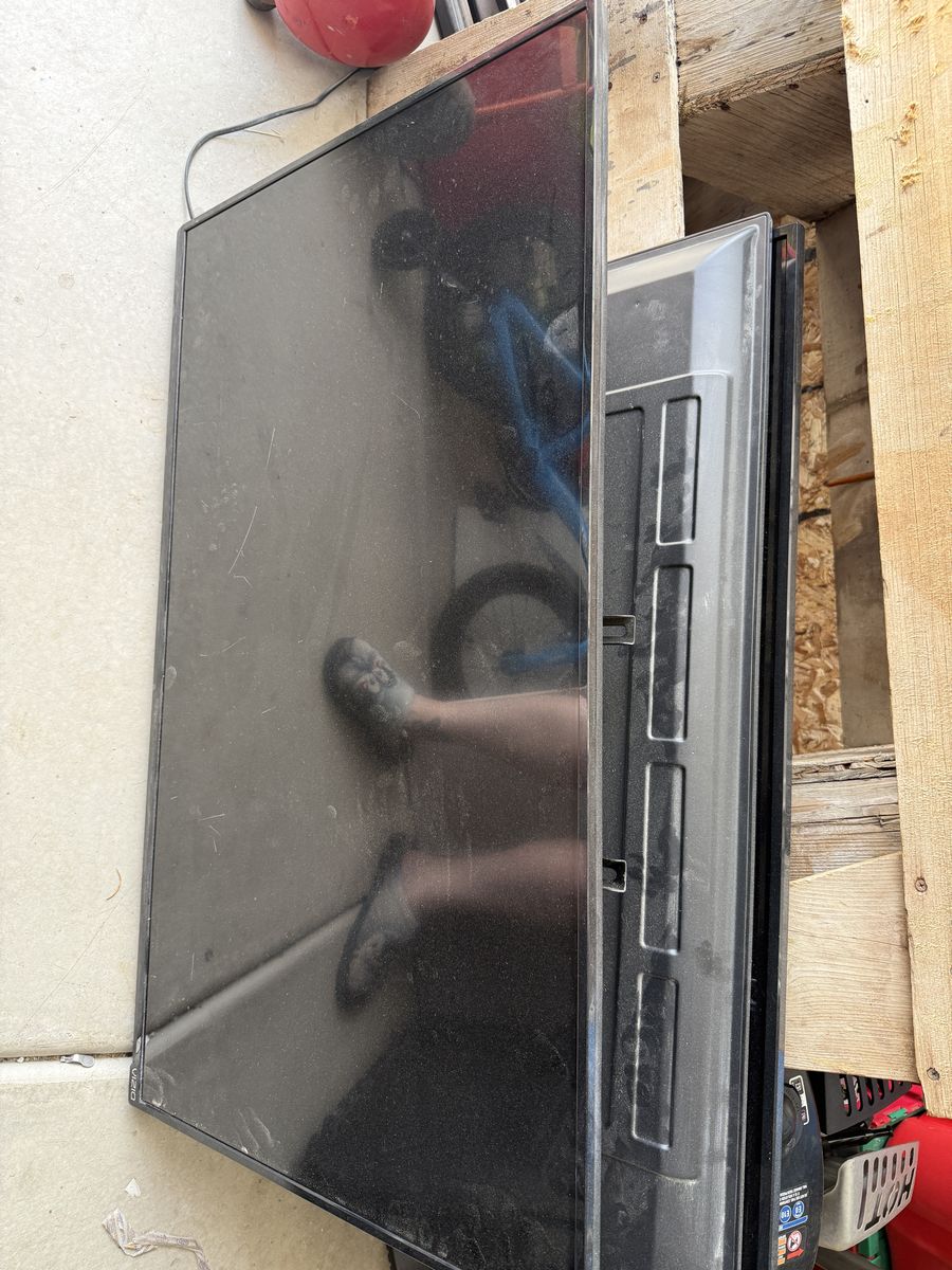 3 TV’s