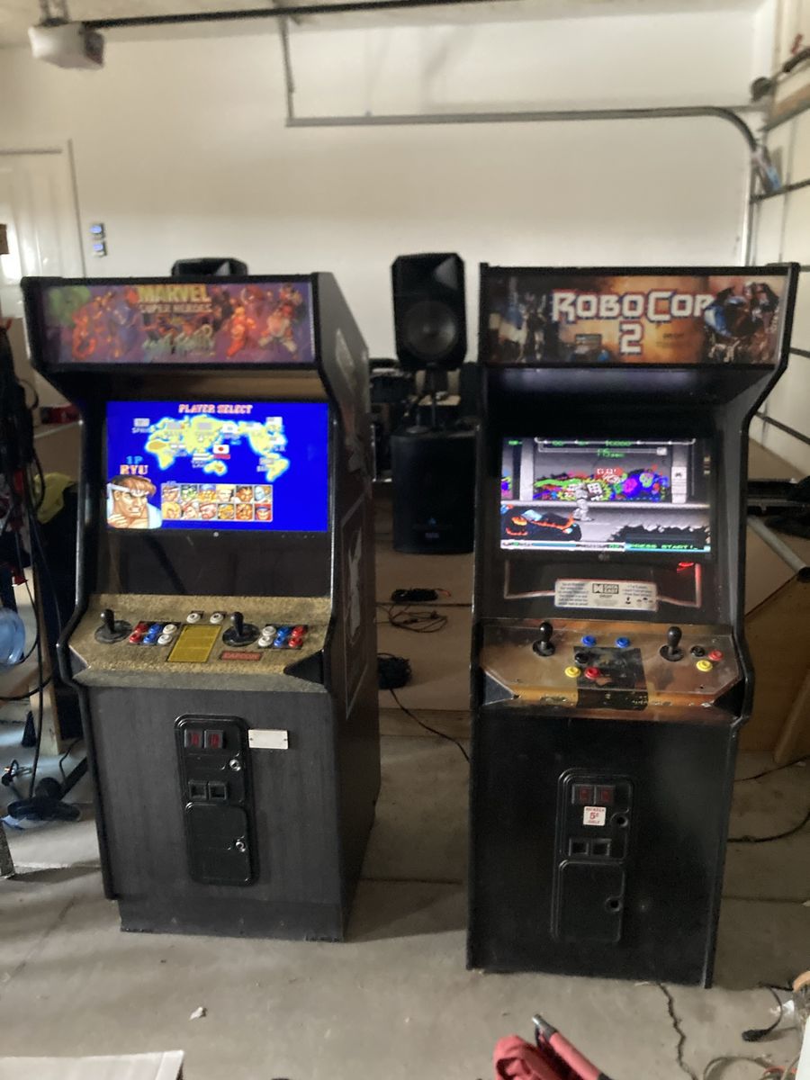 Arcade Games - Street Fighter and Robocop