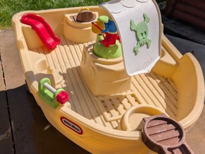 Little Tikes Pirate Ship Water Table