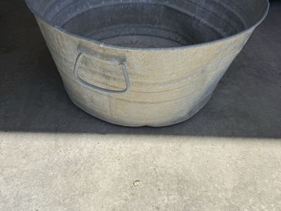Antique medium wash tub