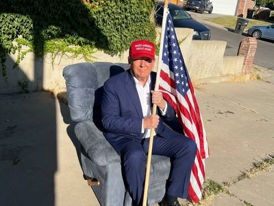 Big and tall La-Z-Boy recliner chair sleeper