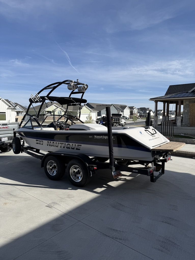 Ski and Wakeboard Boat