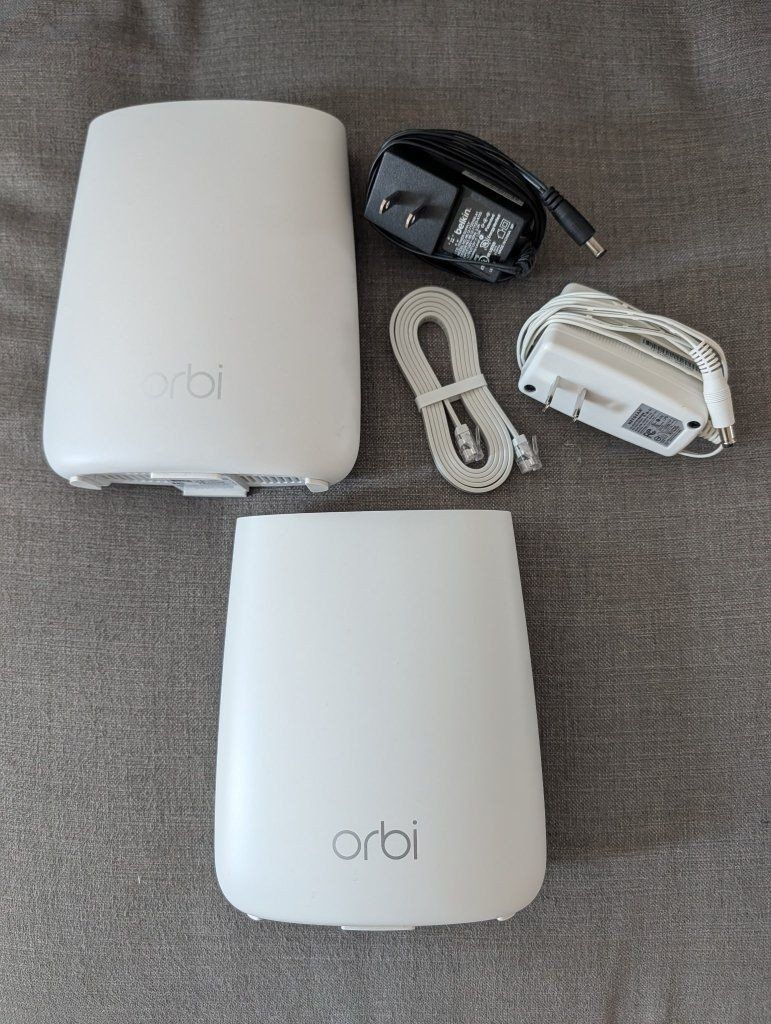 Netgear Orbi AC2200 Whole Home Mesh Wi-Fi System (RBR20 Router + Satellite)