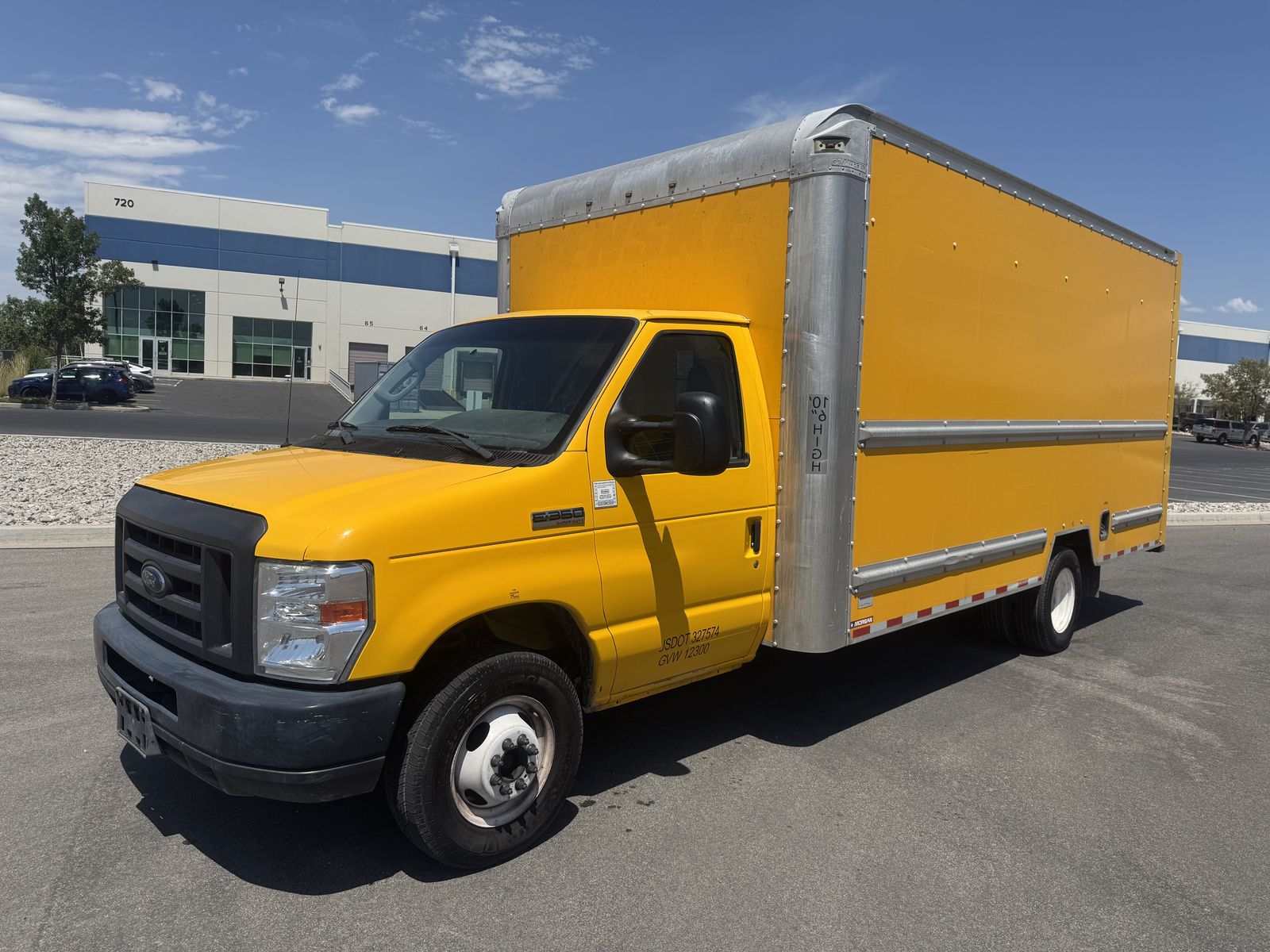 2019 Ford E350 20' Box Truck
