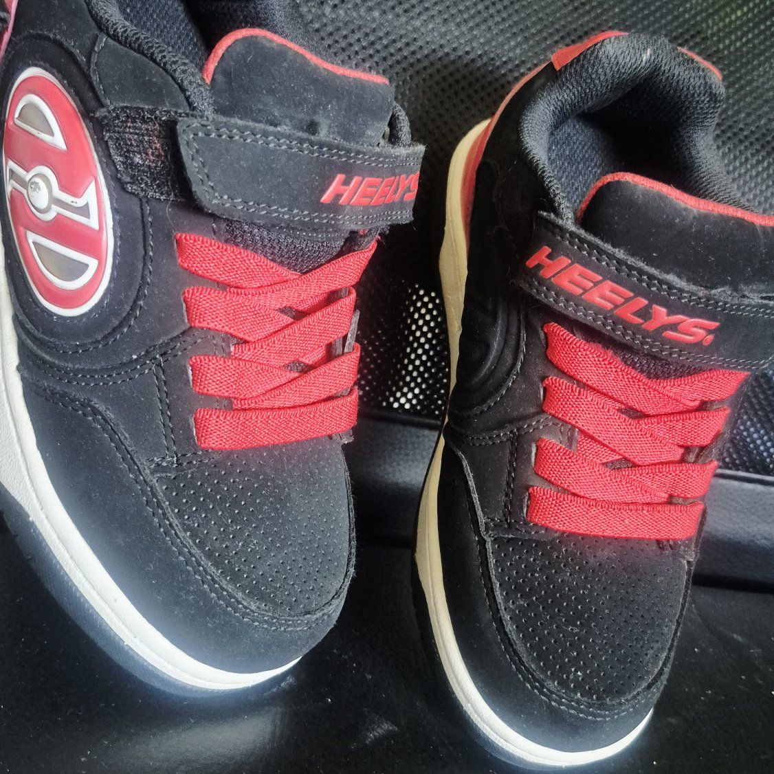 Boys Heelys size 2