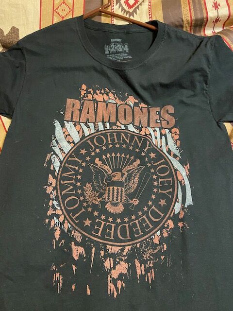 RAMONES TEE SHIRT