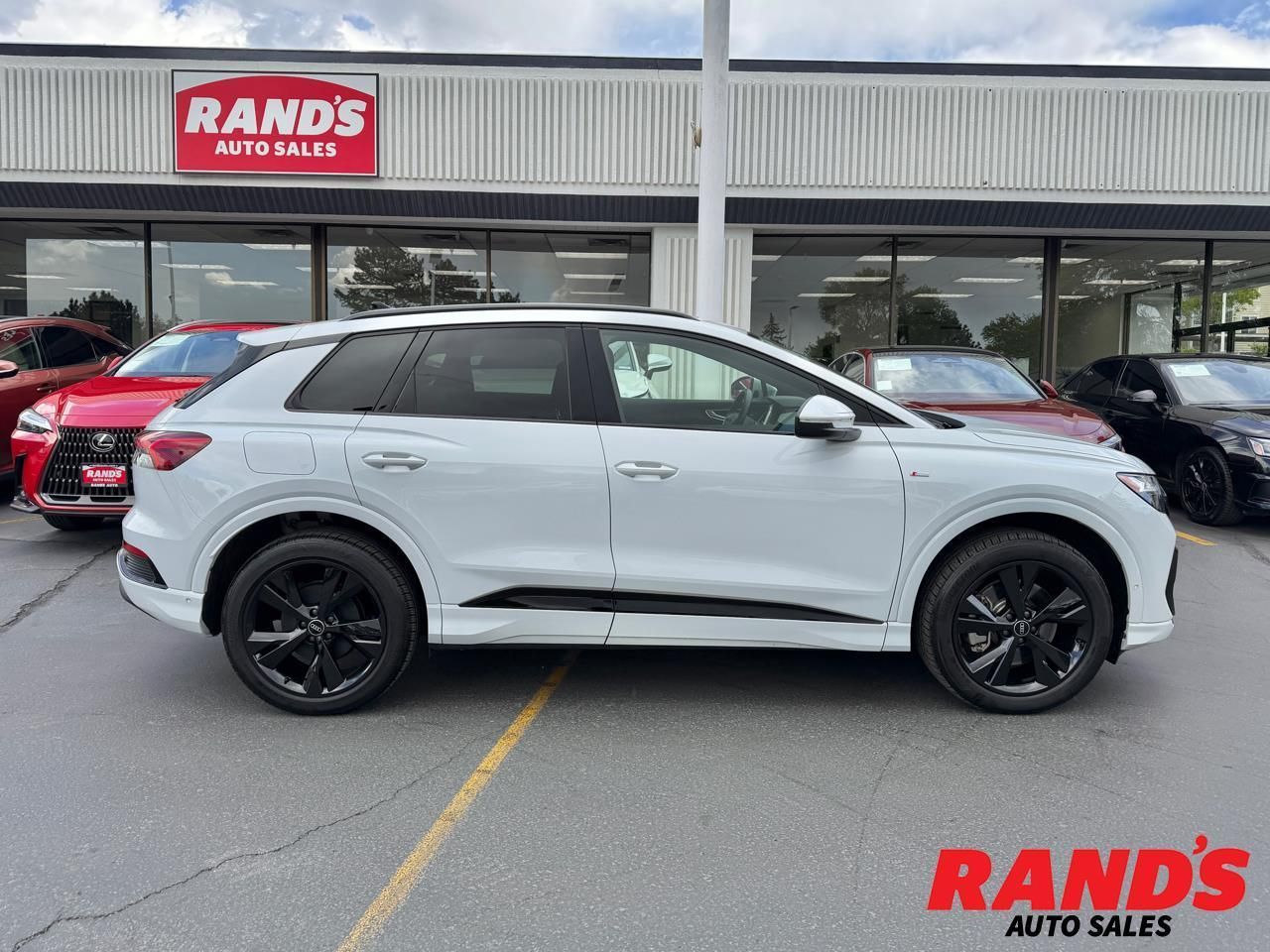 2024 Audi Q4 e-tron quattro Premium Plus 50