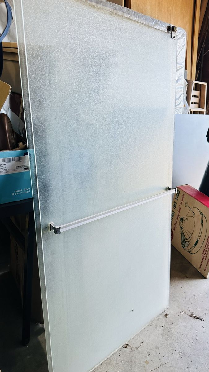Frosted Glass Shower Doors with Handle