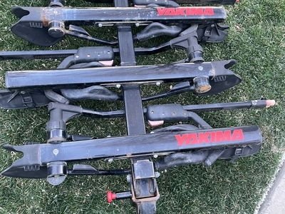 Yakima HoldUp Bike Rack for 4 bikes - 2”hitch