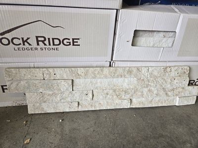 Del Sol Quartzite Splitface Ledger Panel