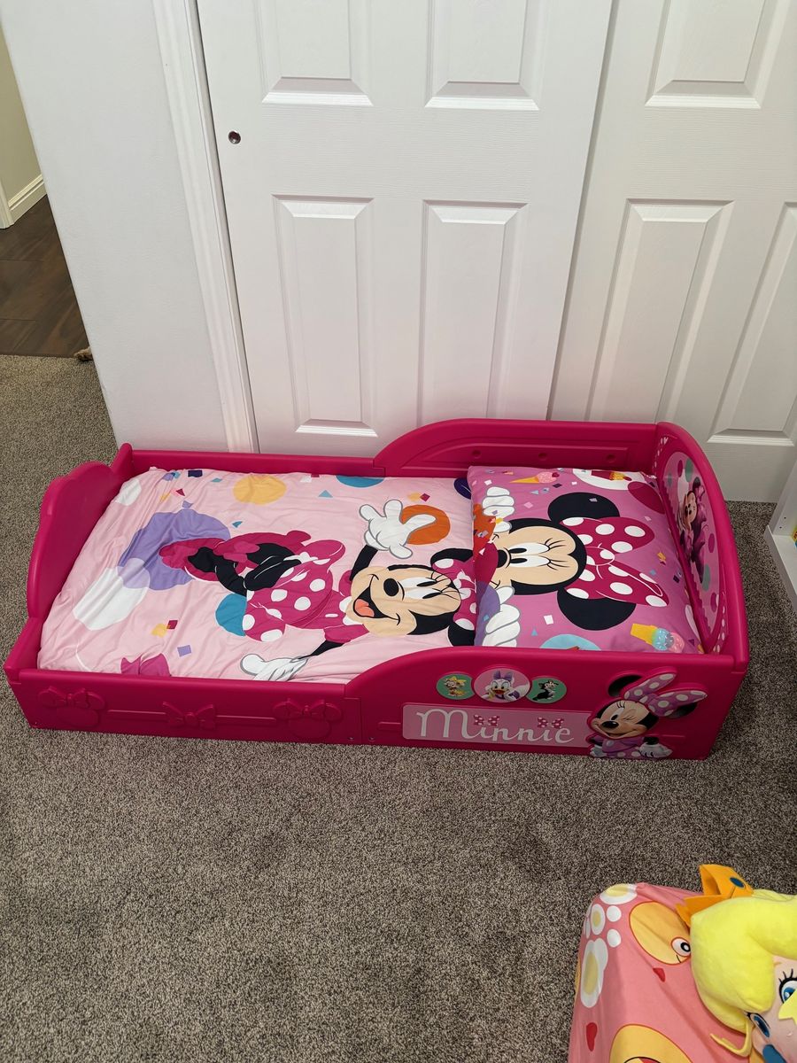 Mini Mouse Toddler Bed