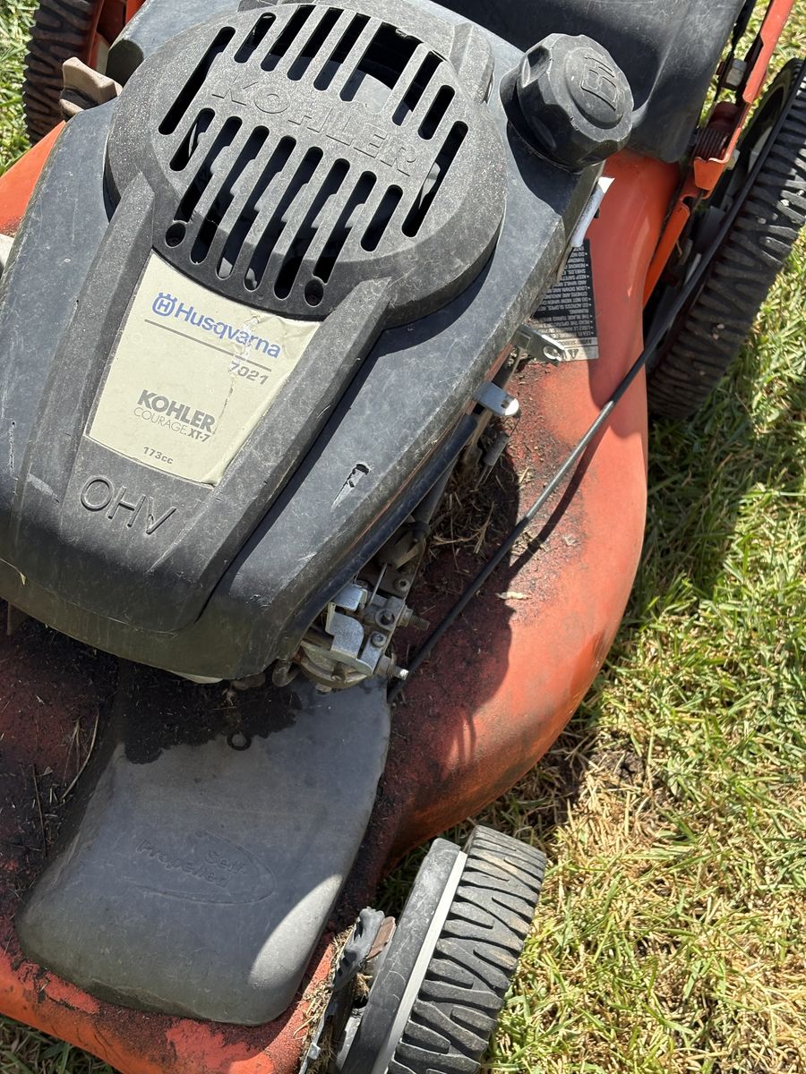 Husqvarna front drive mower ( Needs to be repaired )