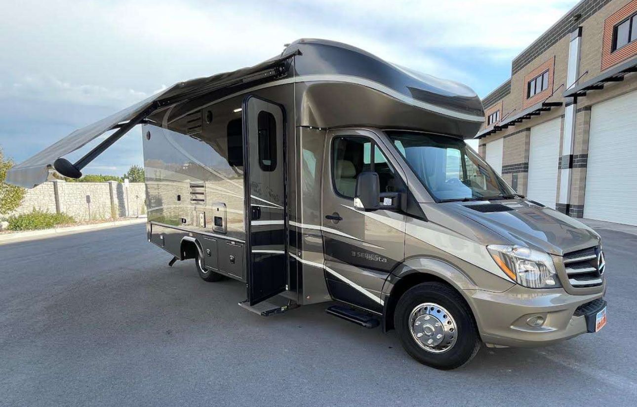 Mercedes Isata 24 2017 Diesel Motorhome Class C RV with Slide-Out & Awning