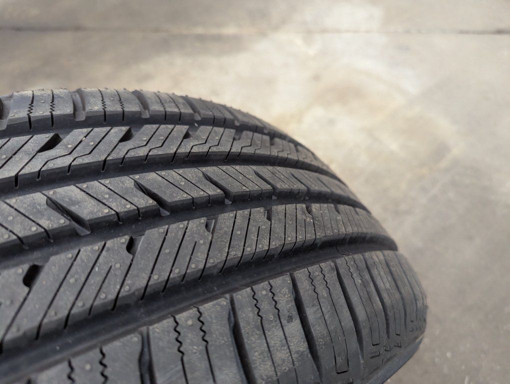 YOKOHAMA  235/55 R20 YK-CTX 11/32" TREAD