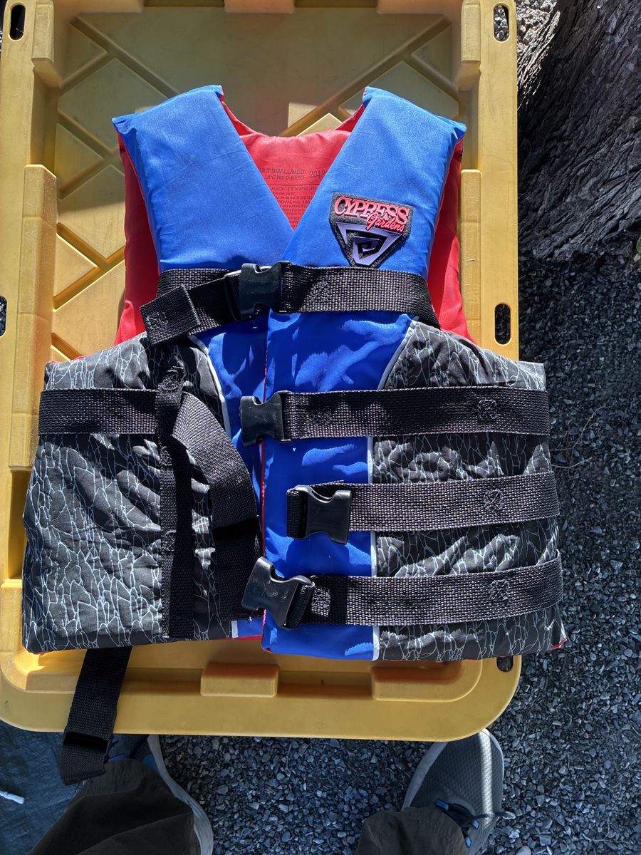 Life  vest / water ski jet