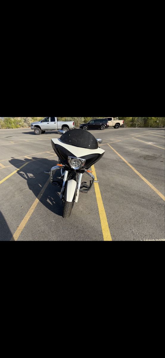 2014 Victory Cross Country Motorcycle - White Touring Cruiser