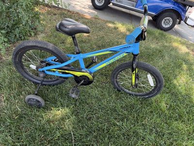 Specialized Hotrock 16" Kids Bike
