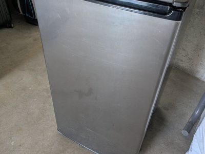 Sanyo Mini Fridge Refrigerator