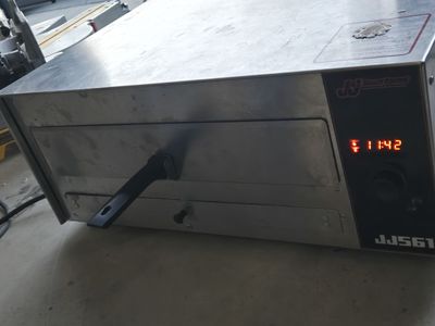 J&J snack/pizza oven