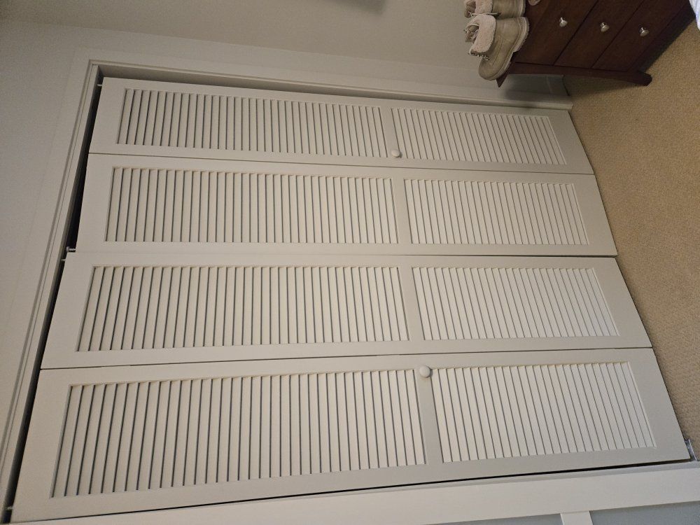 Louver Bifold closet door 30x80