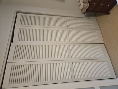 Louver Bifold closet door 30x80