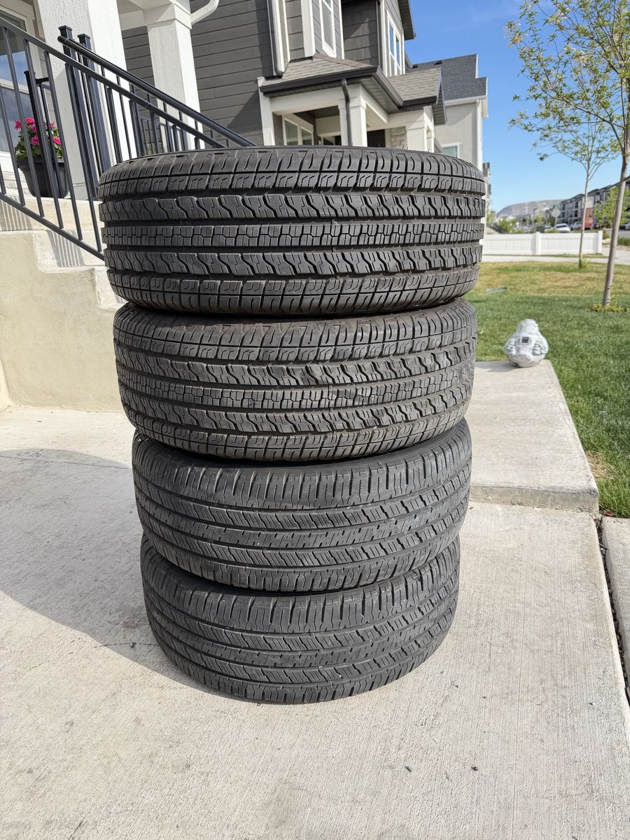 255/65R17 Goodyear Wrangler Territory HT