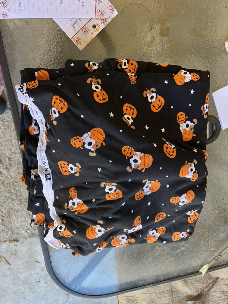 New 8 Yd Dog Pumpkin Halloween Fabric OOP Bandanas