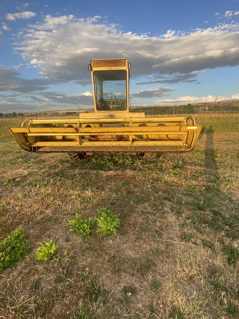 New Holland 910