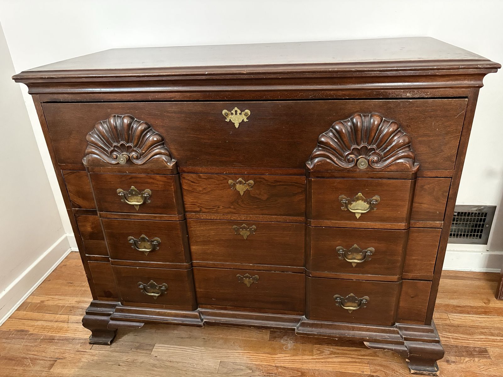 Vintage Chippendale Style Mahogany Sideboard Chest