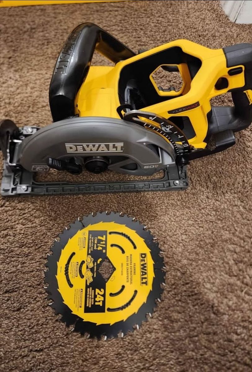 New DEWALT FLEXVOLT 60V MAX Cordless Brushless 7-1/4 in. Wormdrive Circular Saw (Tool Only)