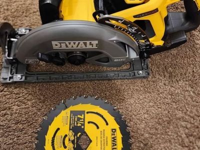 New DEWALT FLEXVOLT 60V MAX Cordless Brushless 7-1/4 in. Wormdrive Circular Saw (Tool Only)