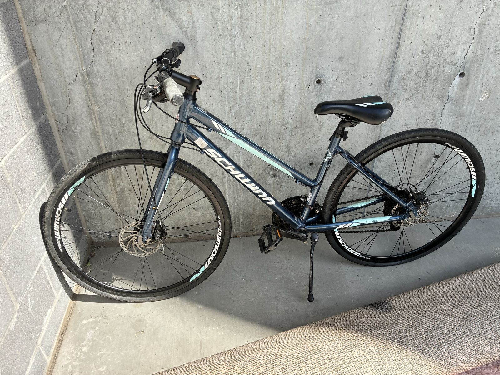 Schwinn Bike. Disc brakes