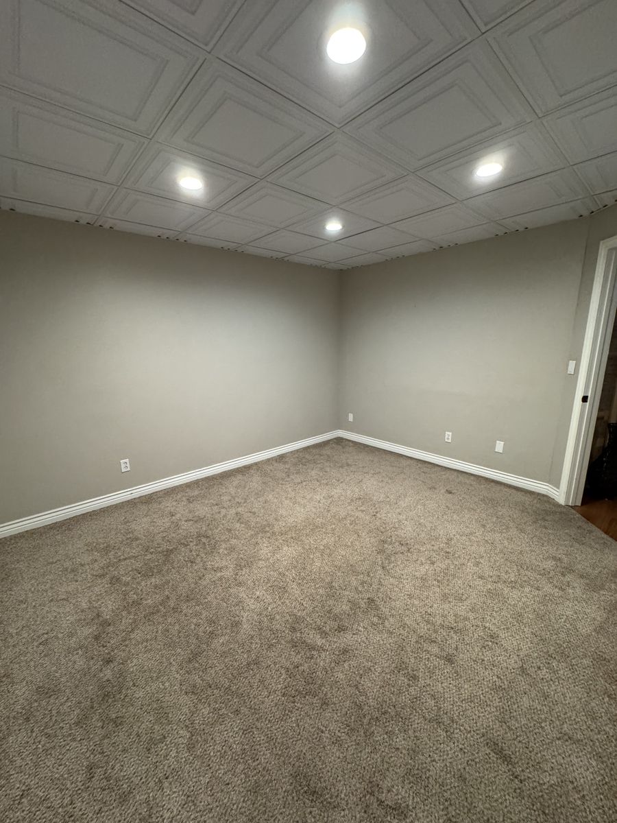 Main image 6