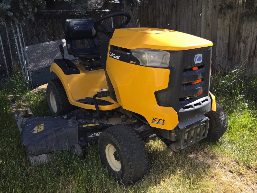 2019 cub cadet riding lawn mower