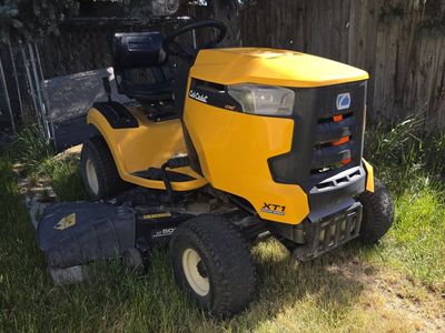 2019 cub cadet riding lawn mower