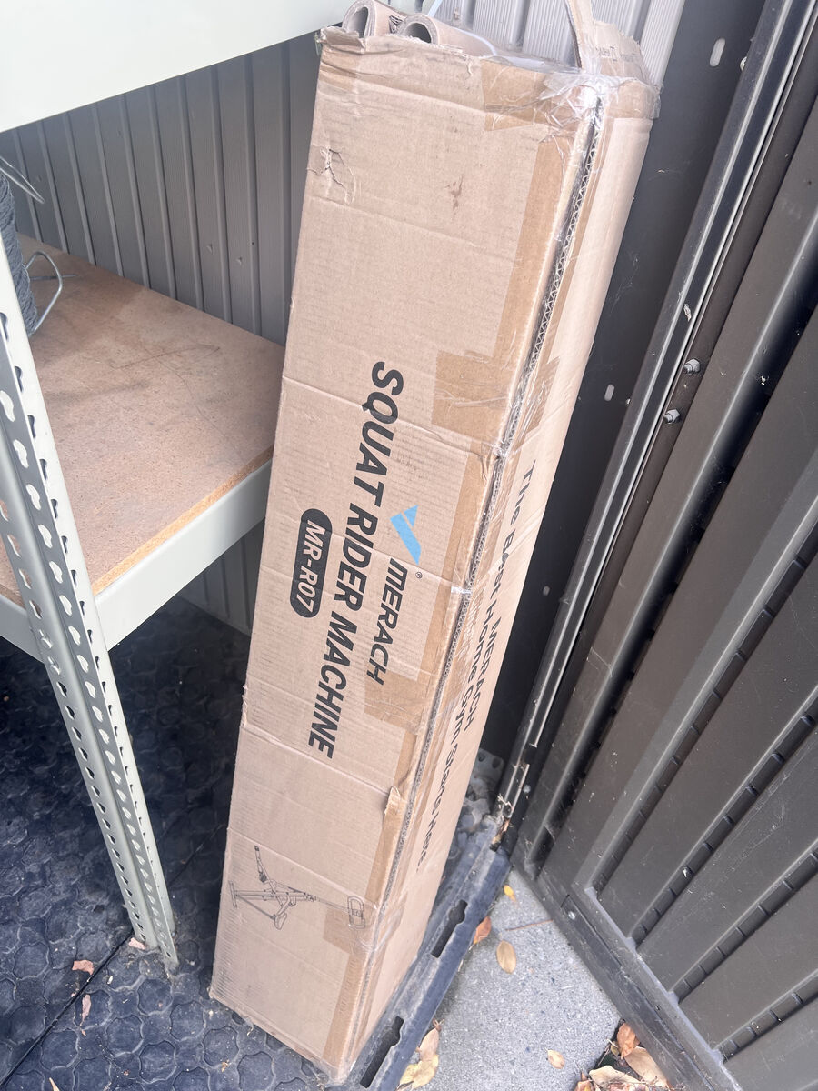 R07 Assisted Squat Machine for Home