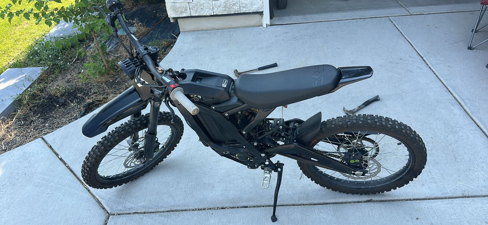 Sur-Ron Light Bee X Electric Dirt Bike - LBX