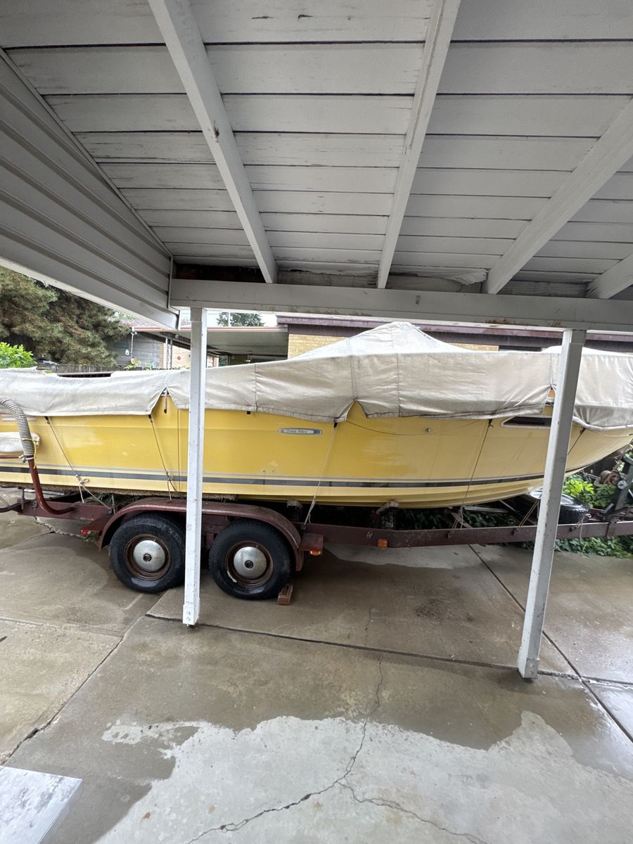 1979 Sea Ray Boat