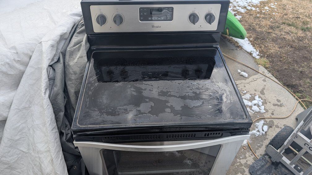 Whirlpool range oven stove. glass top