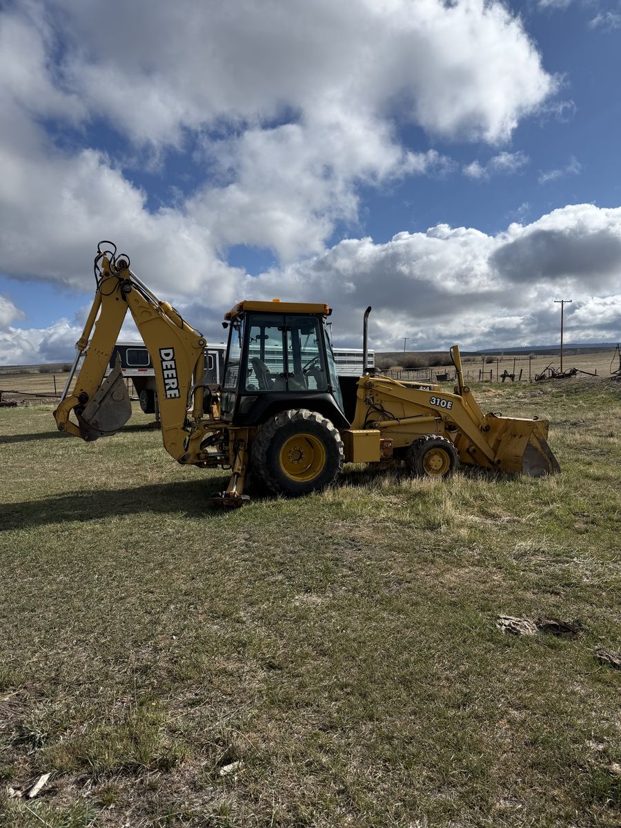 For Sale: 1997 John Deere 310 Backhoe