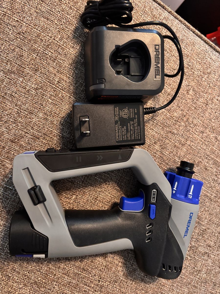 New Dremel Automatic HammerDrill/Screwdriver! 12 V
