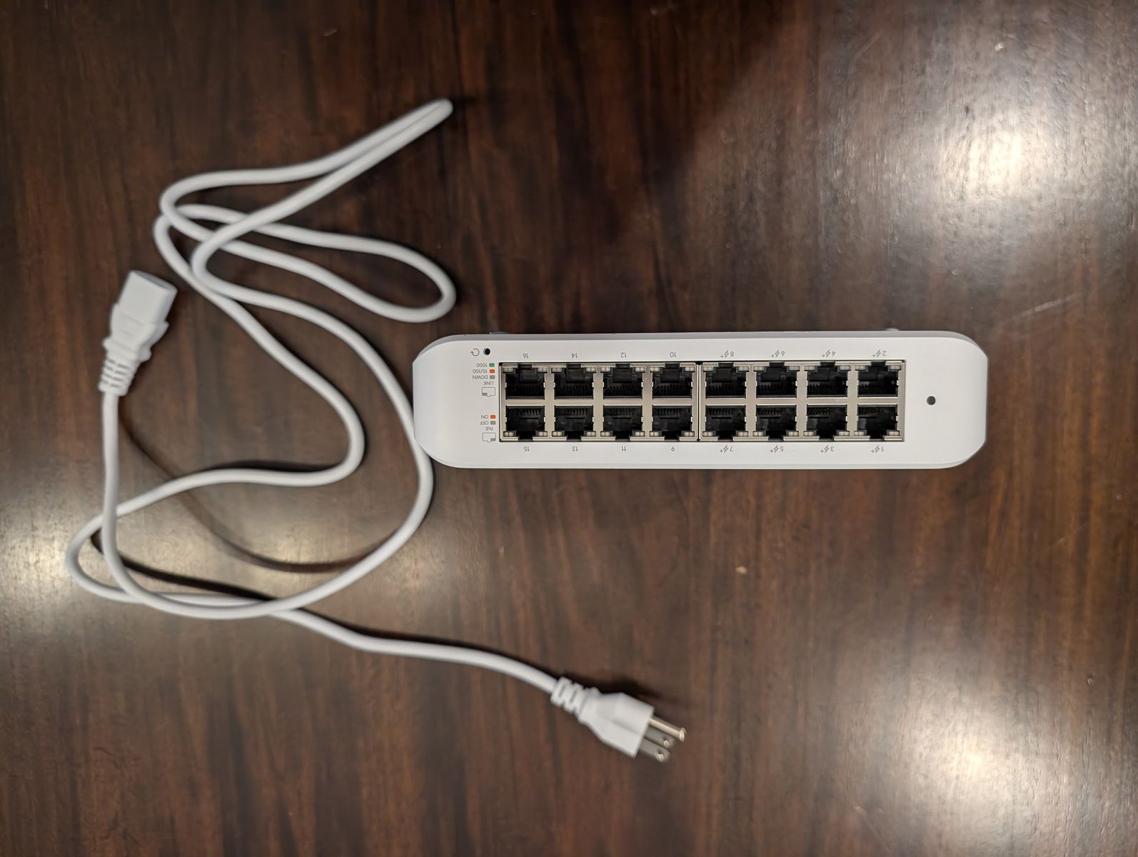 Ubiquiti Unifi USW-Lite-16-POE (45W)