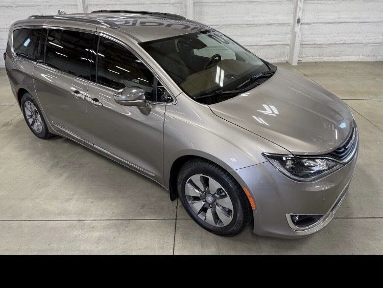 2018 Chrysler Pacifica Hybrid Limited