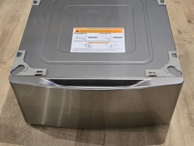 LG washer/dryer pedestal, 29x26.5"