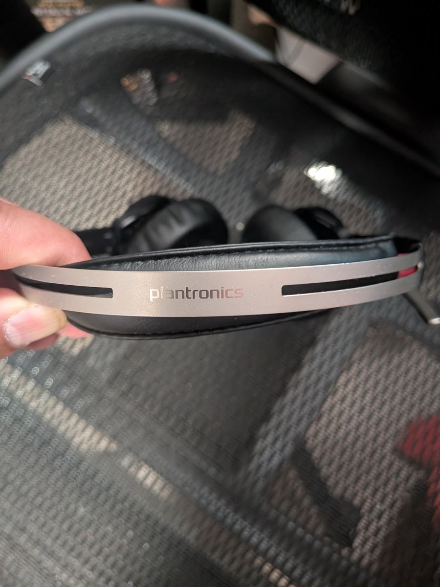 Plantronics Voyager Focus Bluetooth Headset