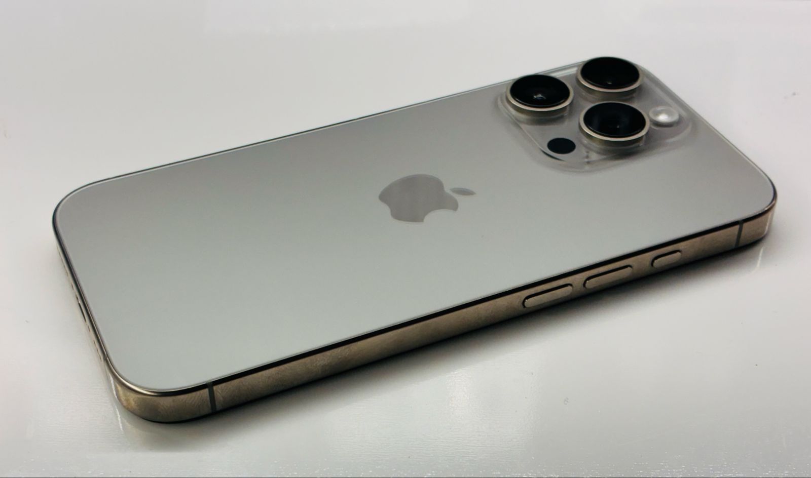 iPhone 16 Pro 93% Health Warranty