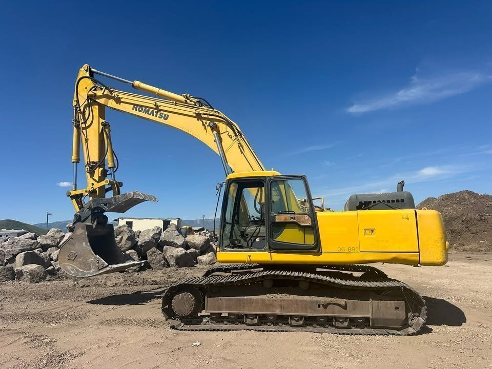 COOL 2000 KOMATSU MODEL PC300-LC EXCAVATOR