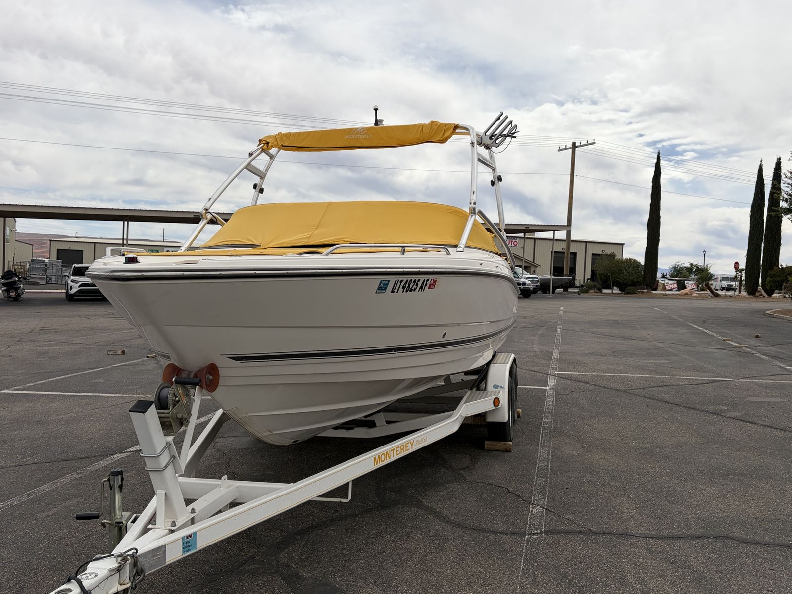 2008 Monterey 214FS 21’