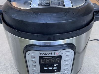 Instant Pot IP-DUO Electric Pressure Cooker - Stainless Steel